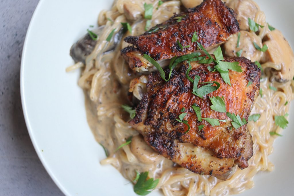 Looking for the ultimate in Keto comfort food. You need to try this delicious keto roasted chicken thighs with mushrooms.