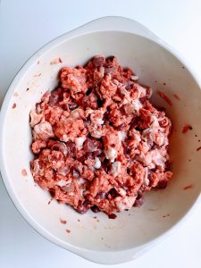 Raw cat food recipe. A recipe made using real food, easily found in the supermarket, designed for optimal health for your cats.