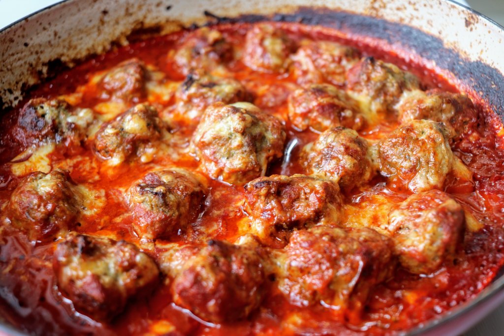 These keto meatballs have quickly become a staple in our house. These are a big hit with all of the family, kids and non keto family and friends.