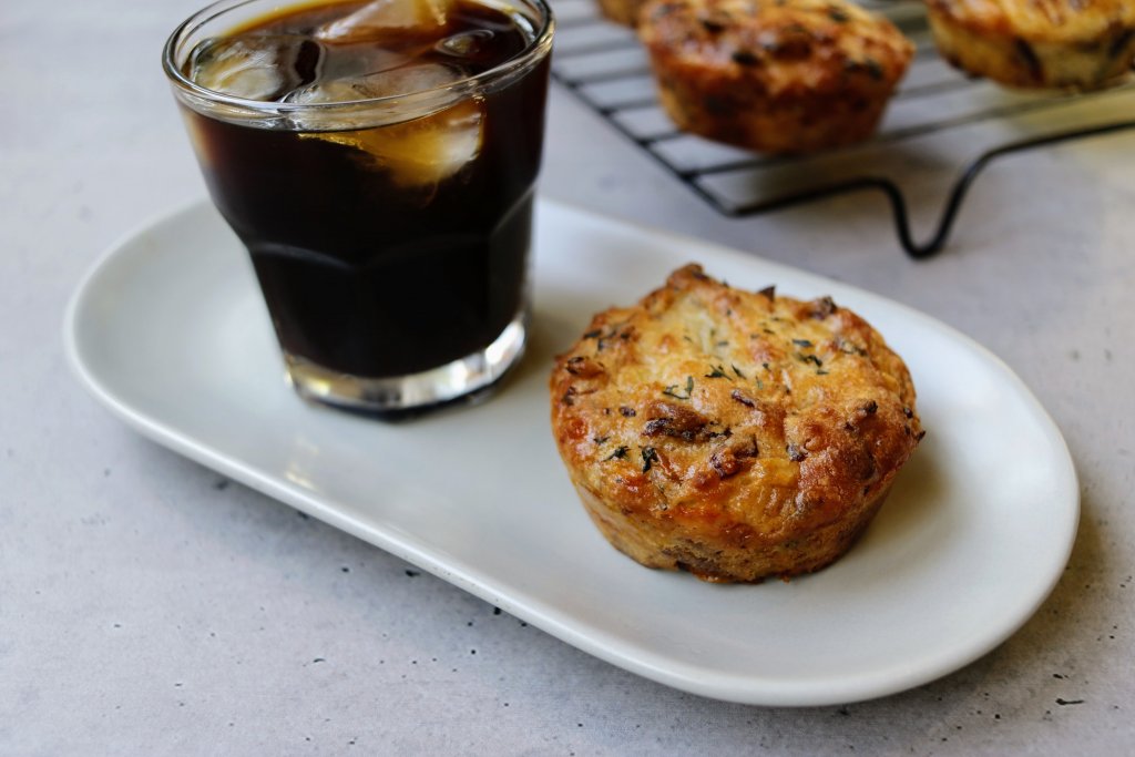 Looking for a low carb breakfast on the go? These keto breakfast muffins will have you cooking these up on the weekend ready for the work week.