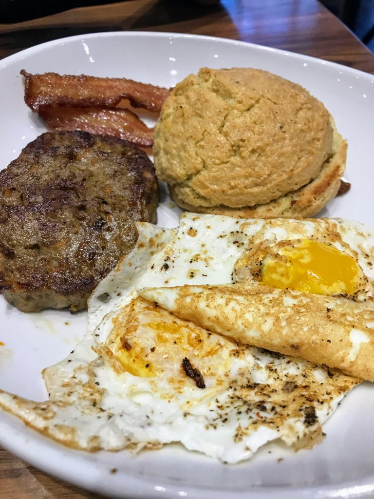 If you are planning a trip to New York or it's your home make sure you check out the keto must eats in New York. 5 great keto options in New York City. 